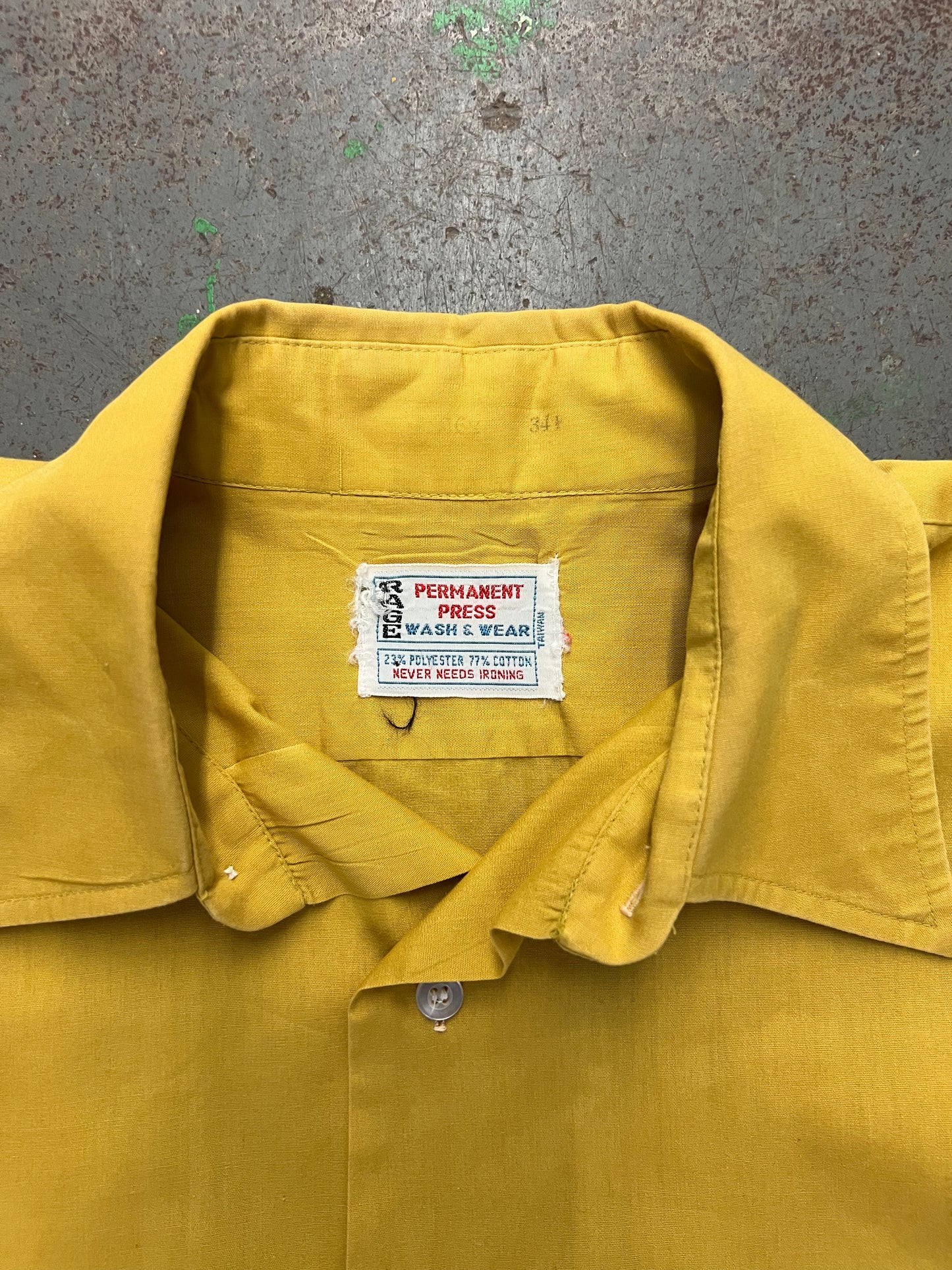 1970's Rage Permanent Press Yellow Button Up Shirt - L