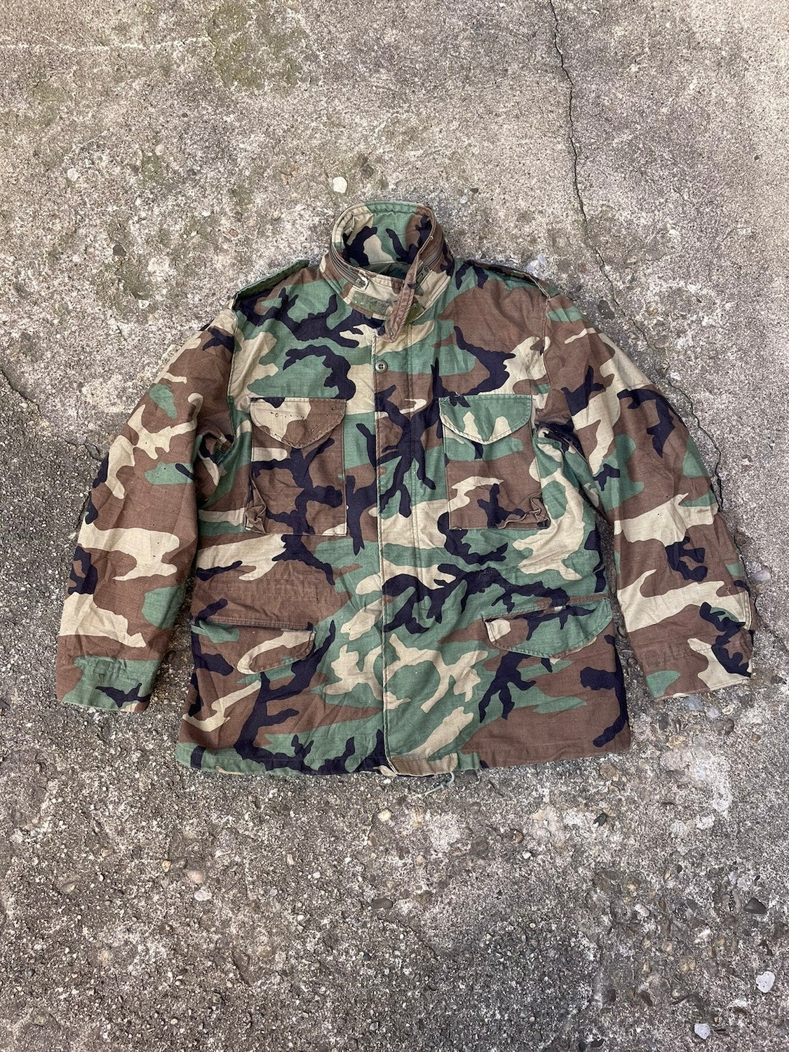 1990's US Military Woodland Camo M65 Cold Weather Field Jacket - L