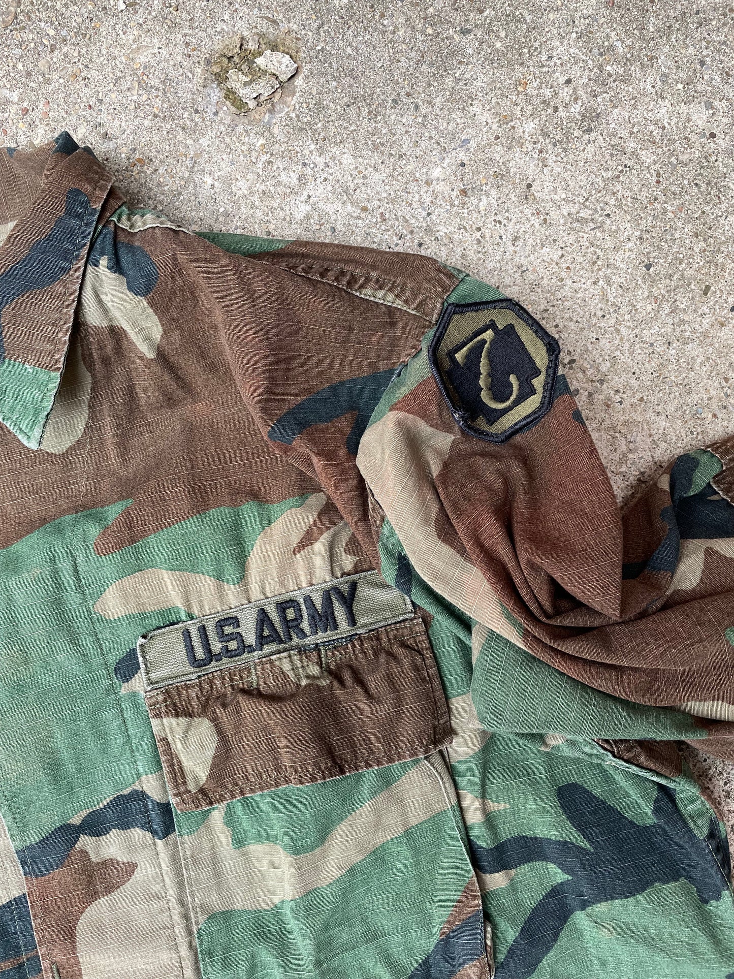 1990's/2000's U.S. Army Woodland Camo Field Jacket - XL