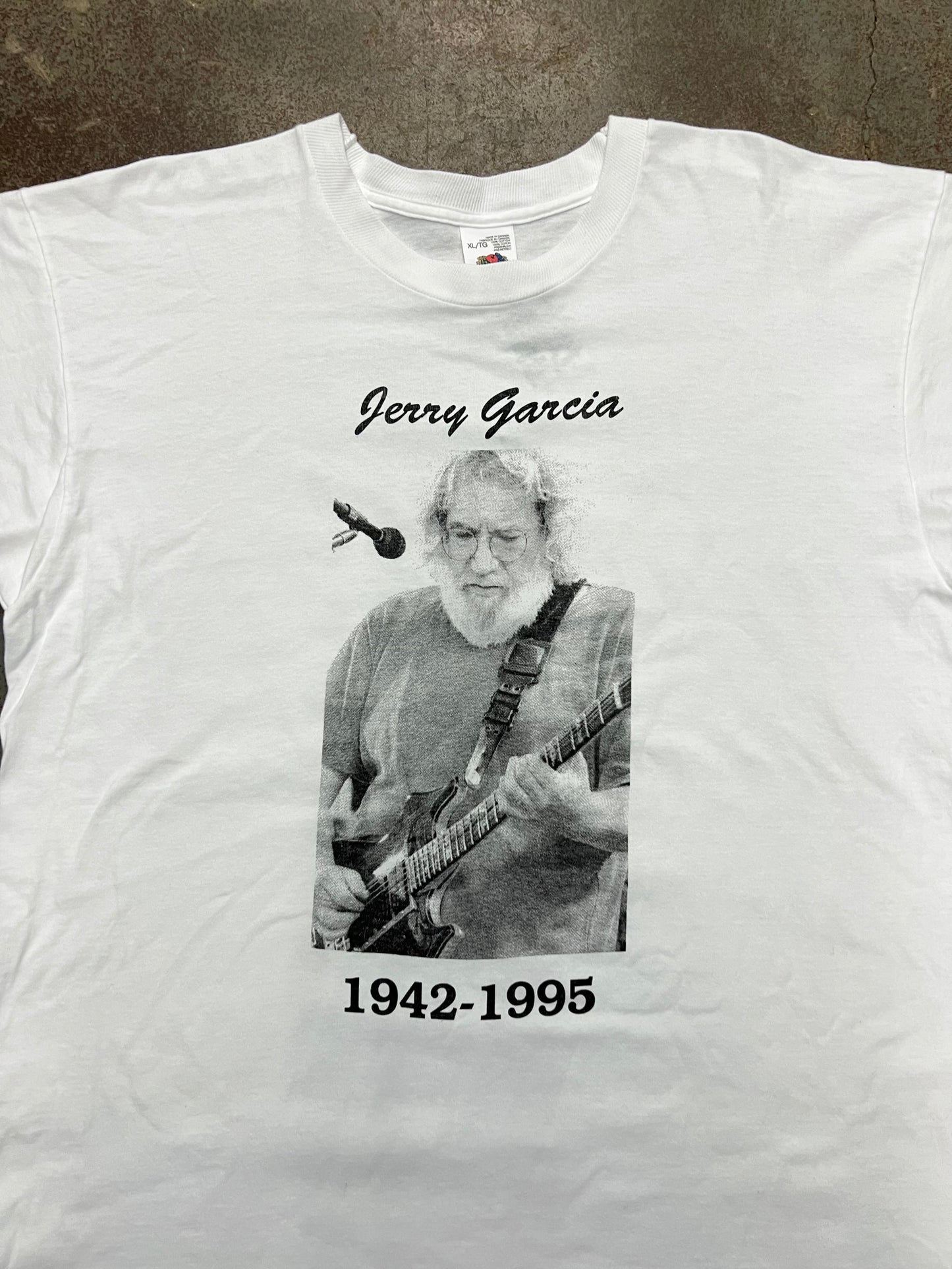 1995 The Grateful Dead Jerry Garcia Memorial Graphic T-Shirt - XL