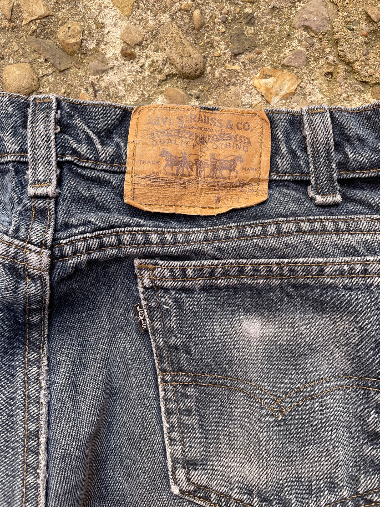 1990 Levi's 550 Dark Wash Denim Jeans - 33