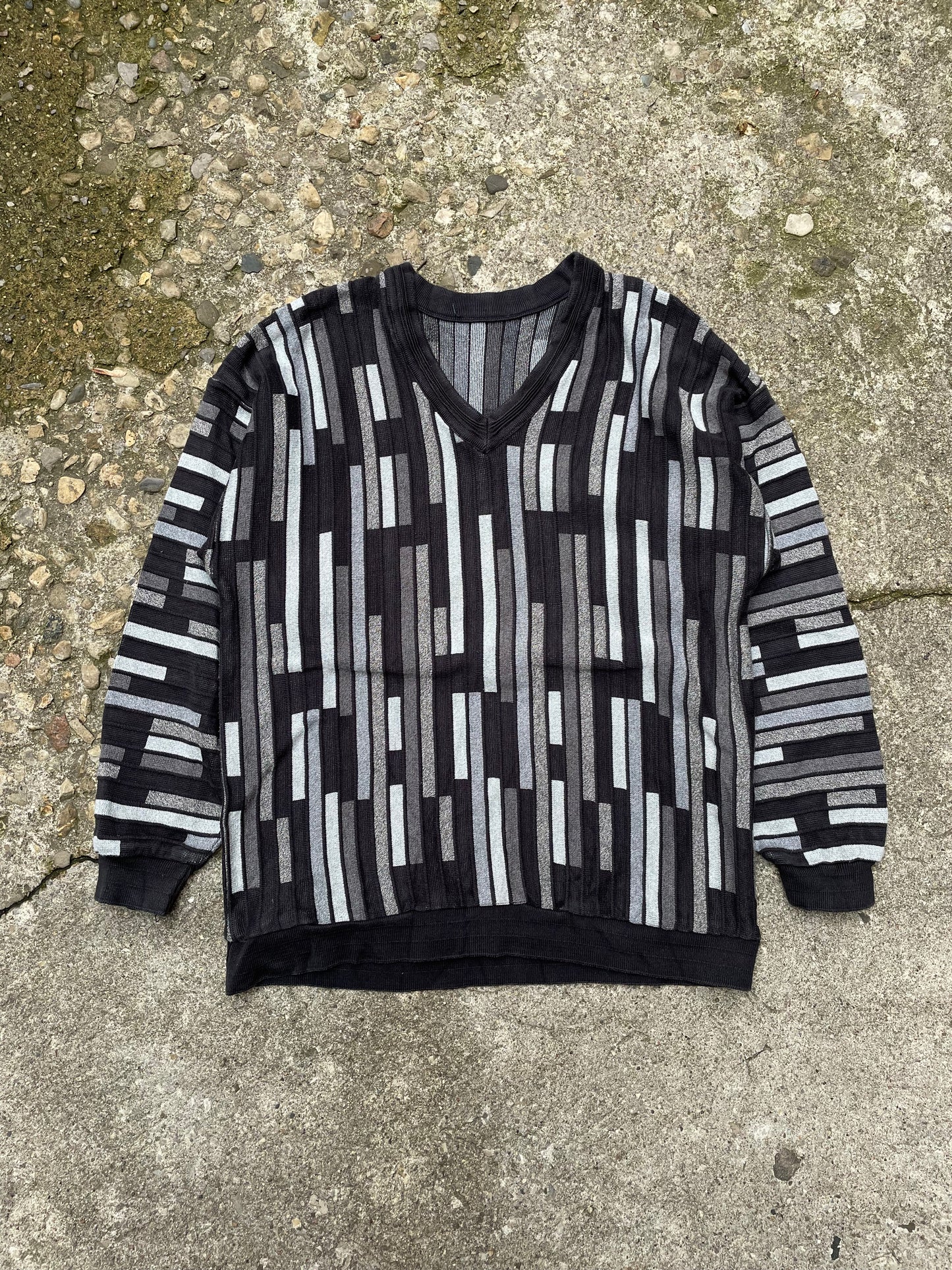 1990's 3D Knit V-Neck Sweater - L