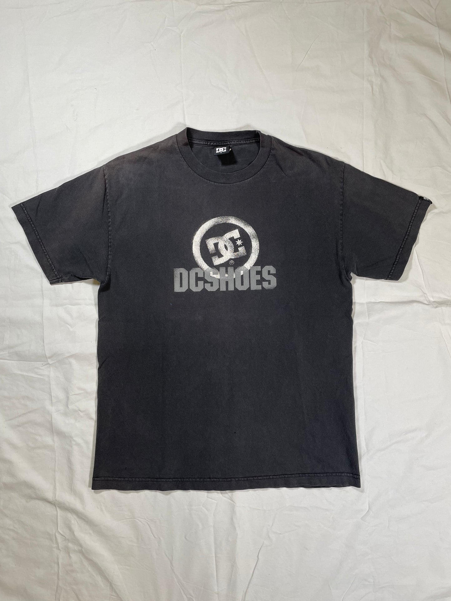 2000's DC Shoe Co Graphic Logo T-Shirt - L