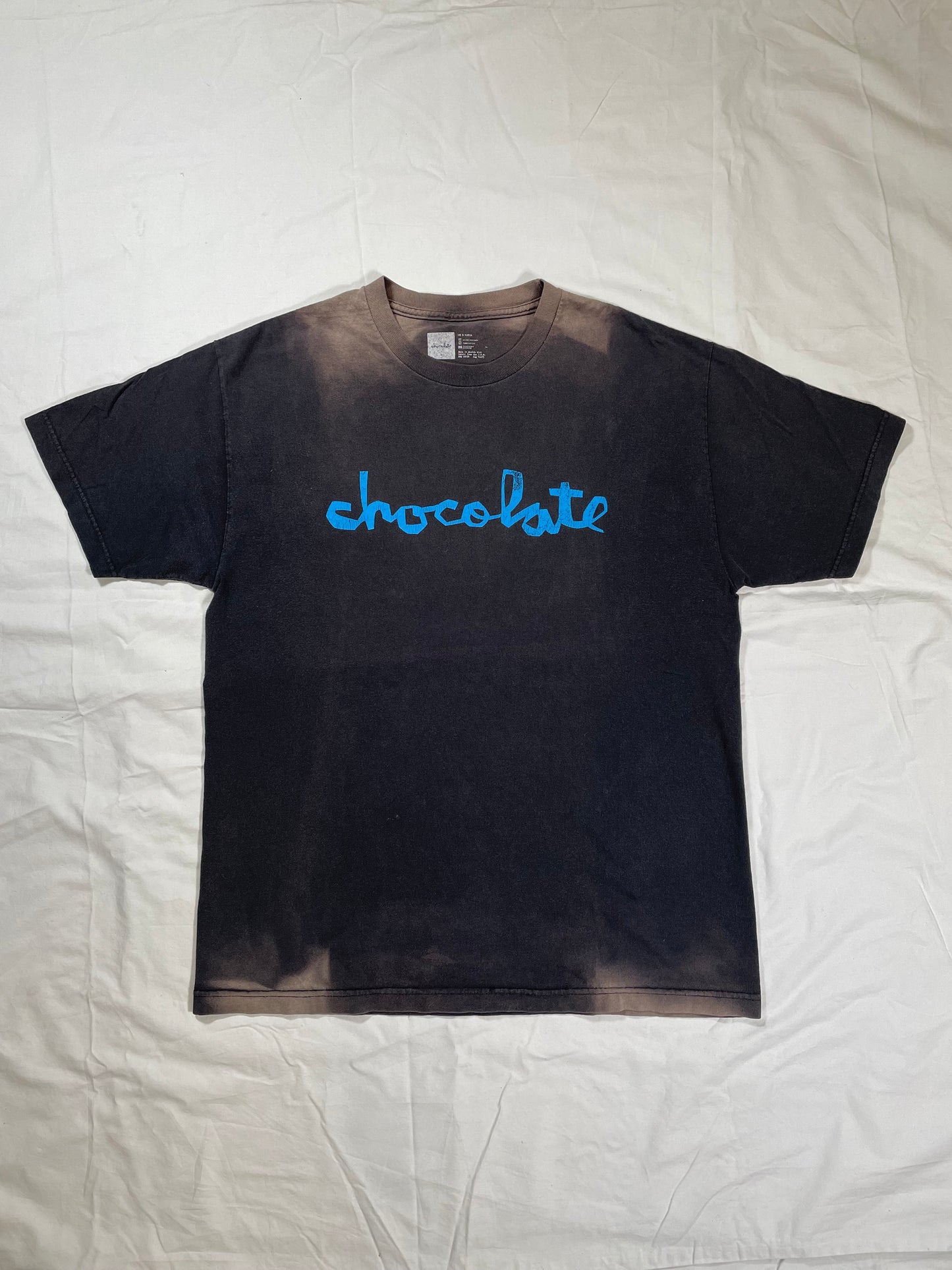 2000's Chocolate Skateboards Faded Graphic Logo T-Shirt - L