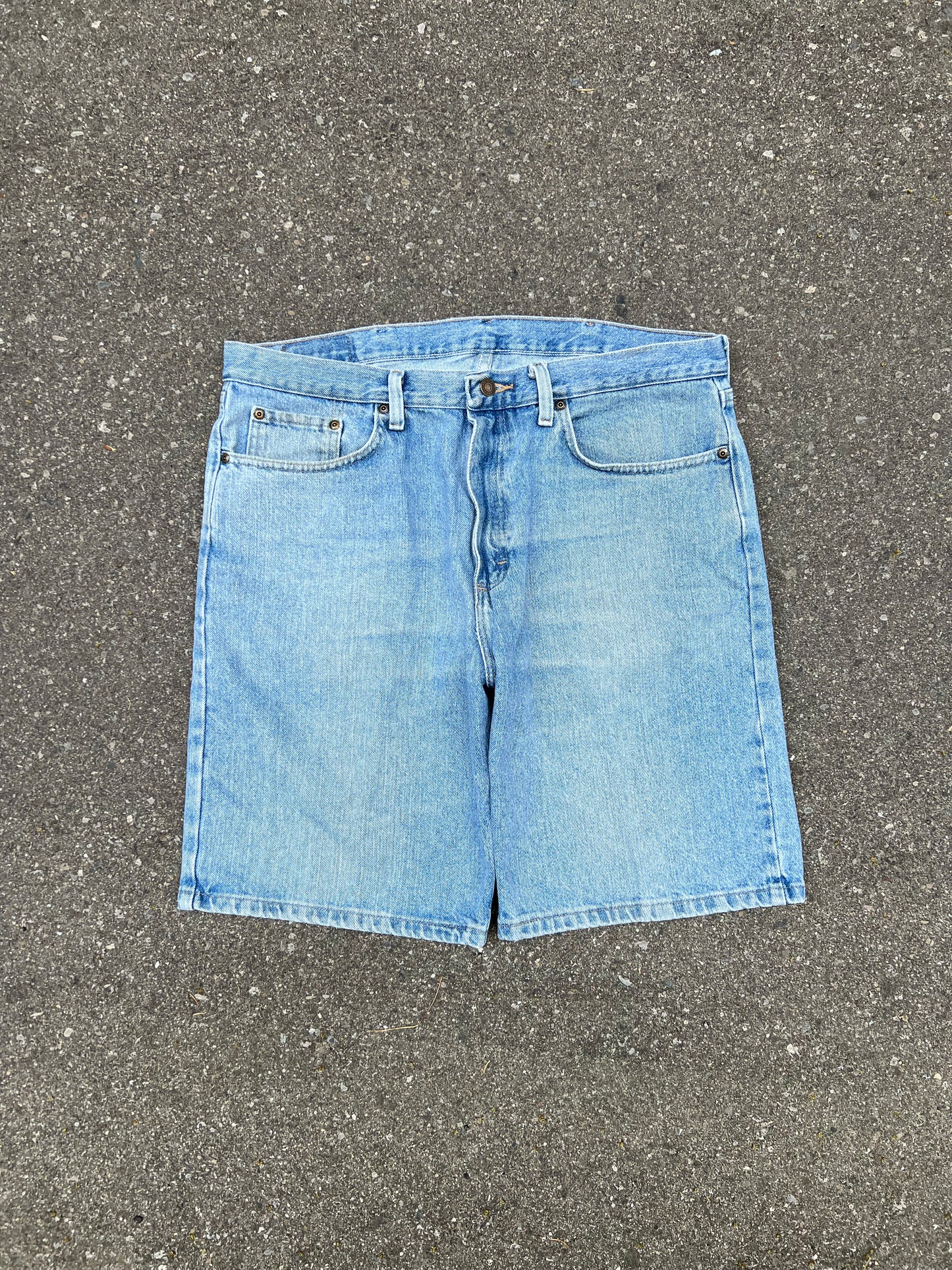 2000's Wrangler Relaxed Fit Light Wash Denim Shorts - 36