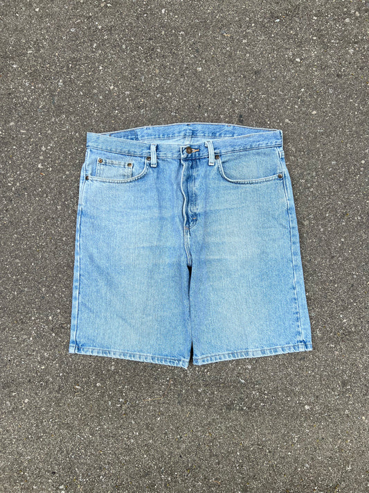 2000's Wrangler Relaxed Fit Light Wash Denim Shorts - 36