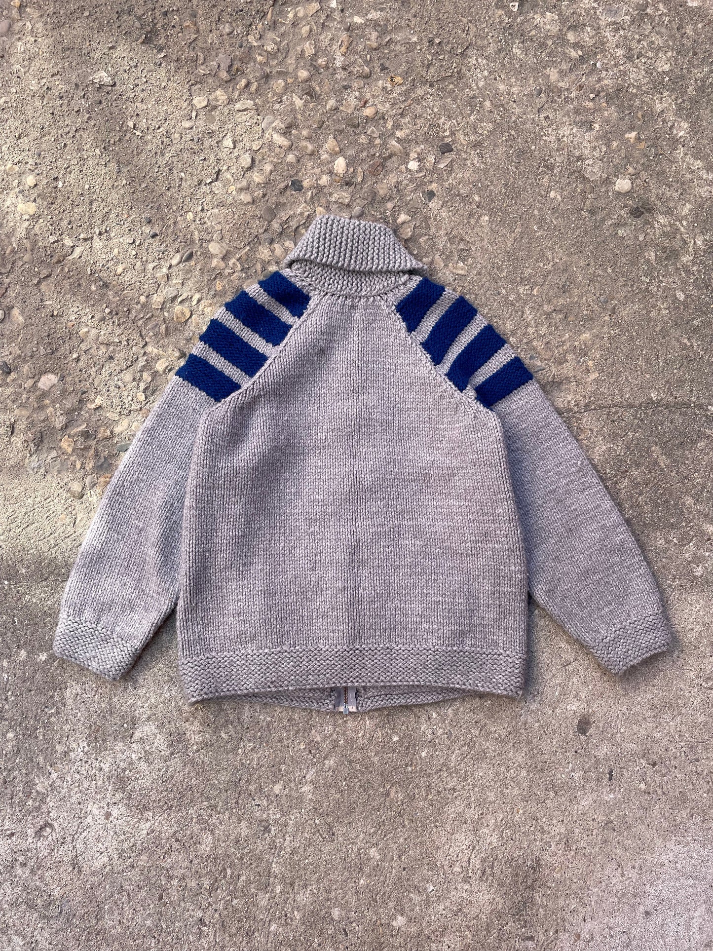 1960's Grey and Blue Cowichan Knit Sweater - L