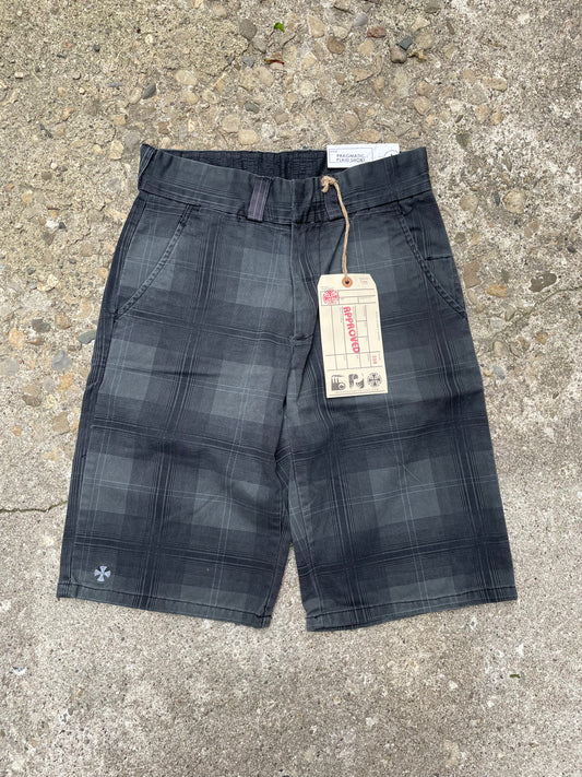 2000's Independent Truck Co. Baggy Plaid Shorts - 28