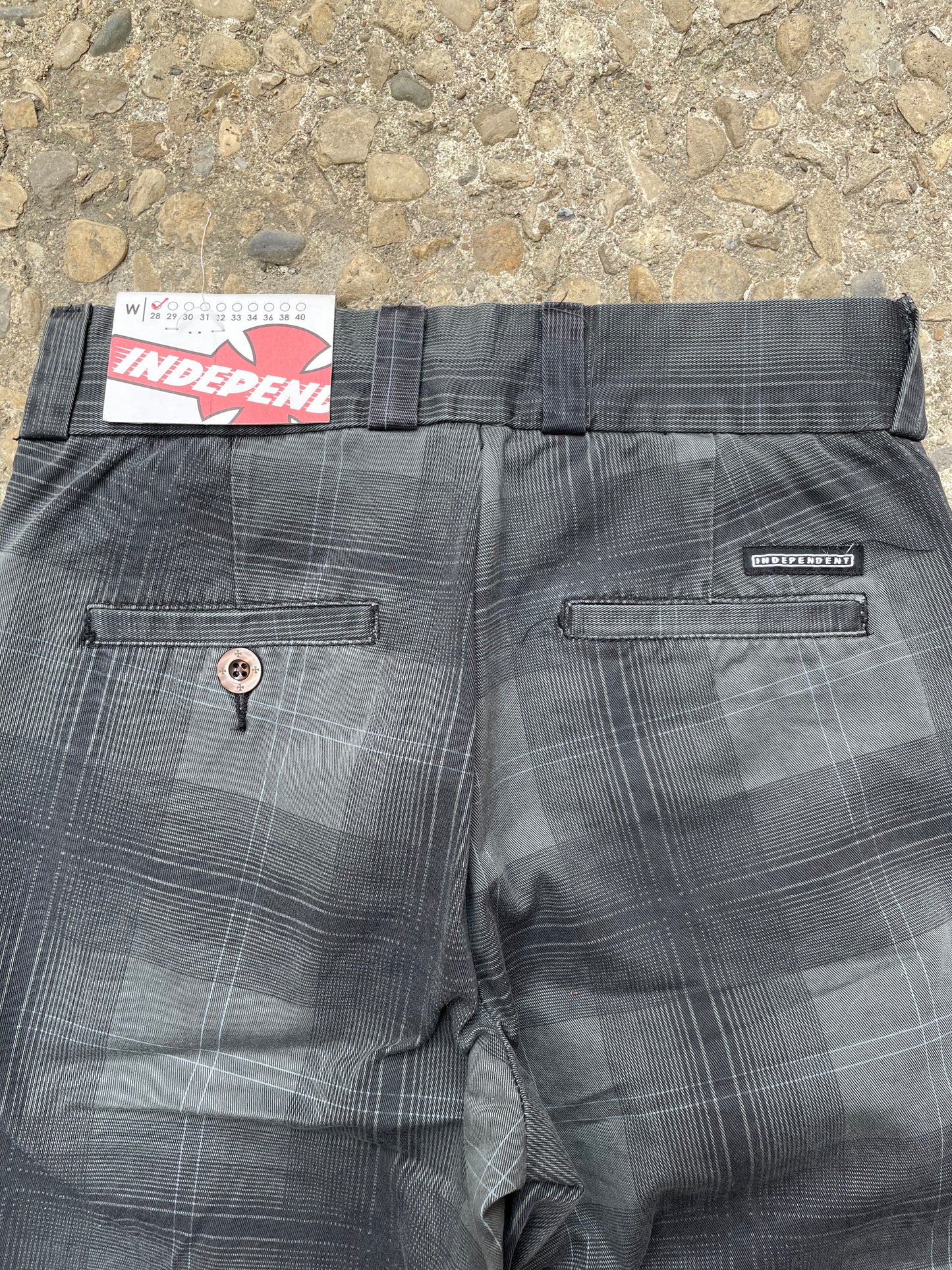 2000's Independent Truck Co. Baggy Plaid Shorts - 28