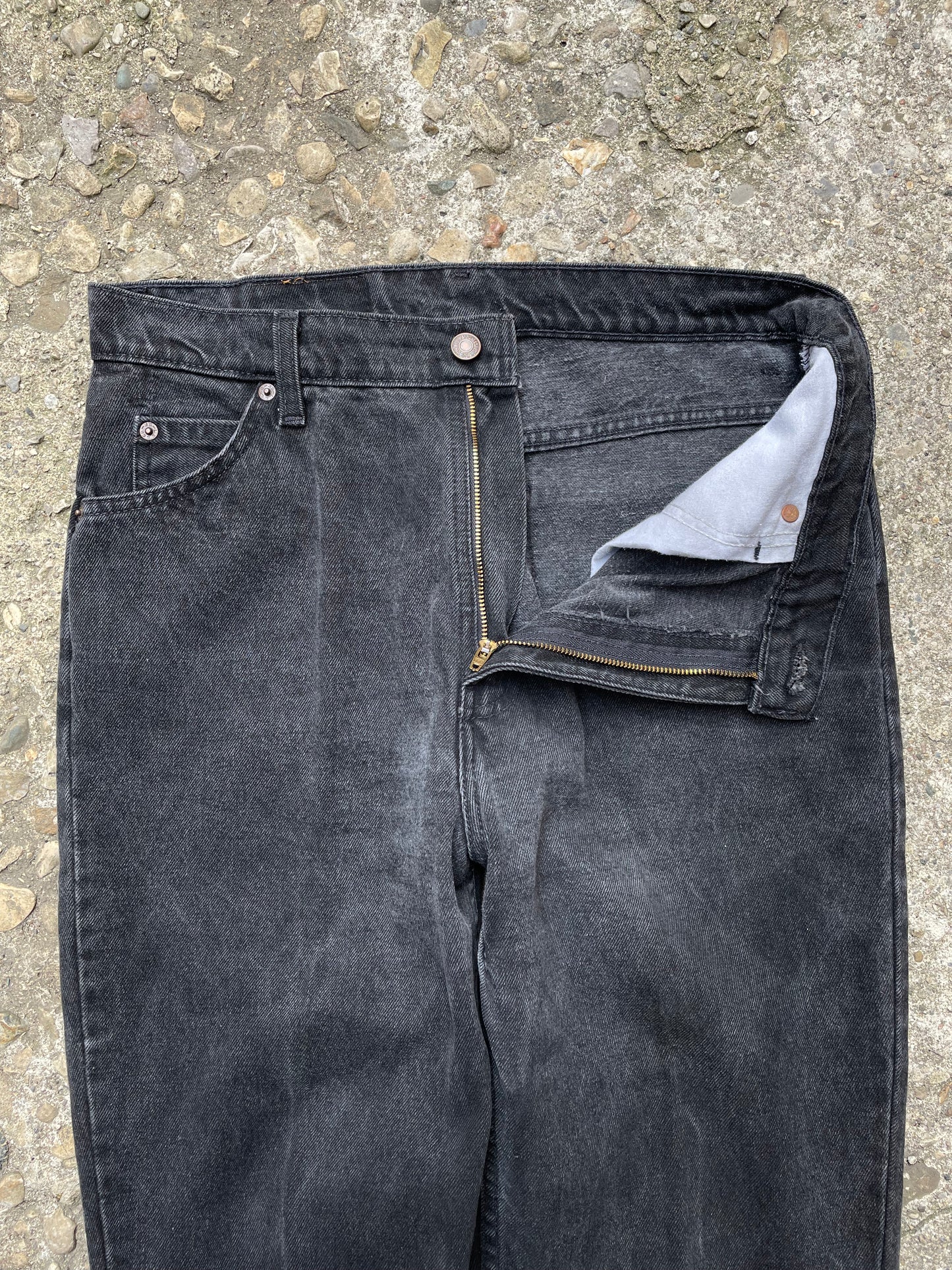 1990's Levi's 622 Orange Tab Black Denim Jeans - 32