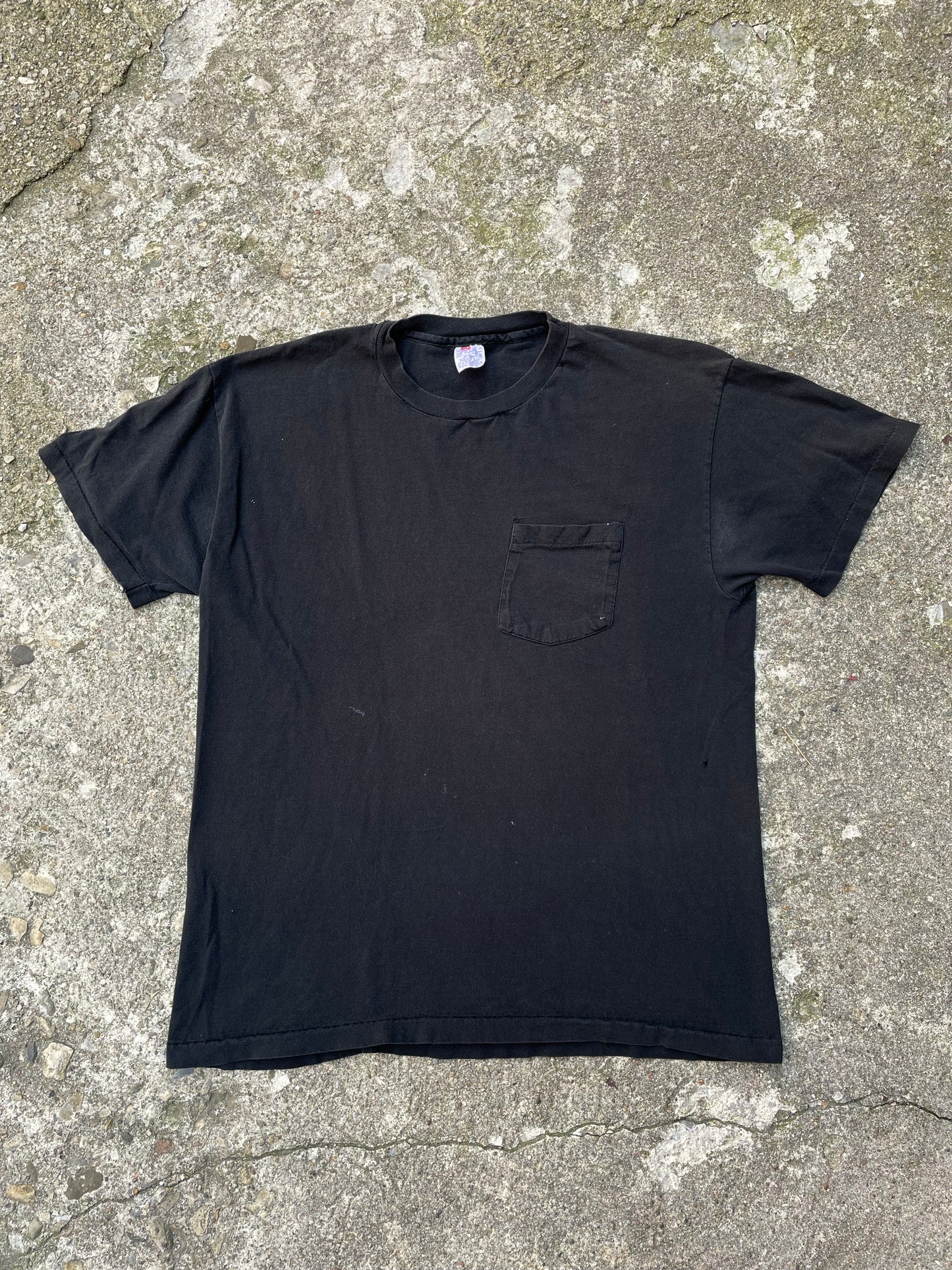 1990's Hanes Faded Blank Black Pocket T-Shirt - L